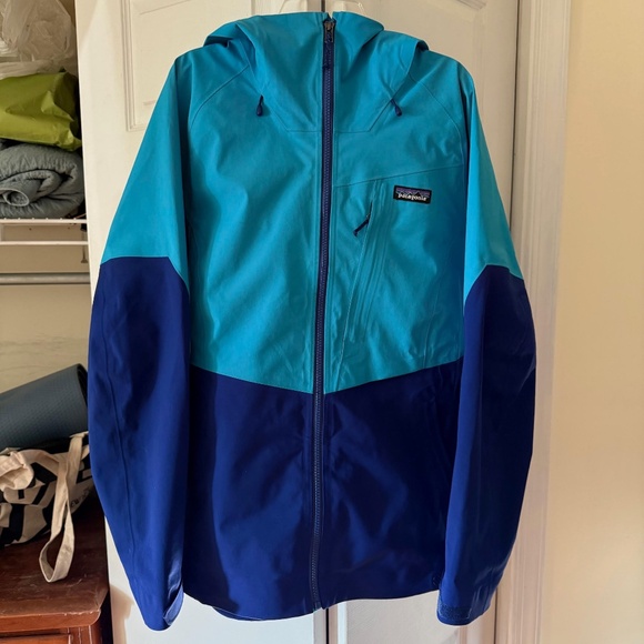 New Women's Patagonia Goretex Untracked Jacket/Shell M
